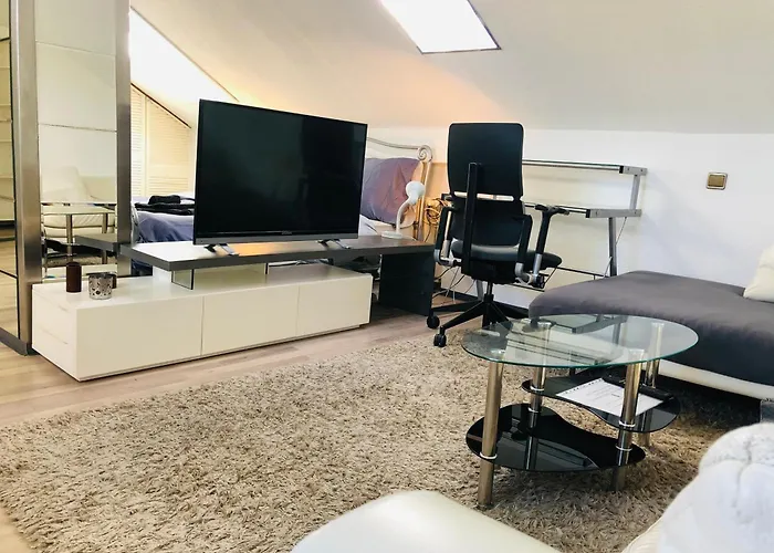 Caleva\'S Bnb
